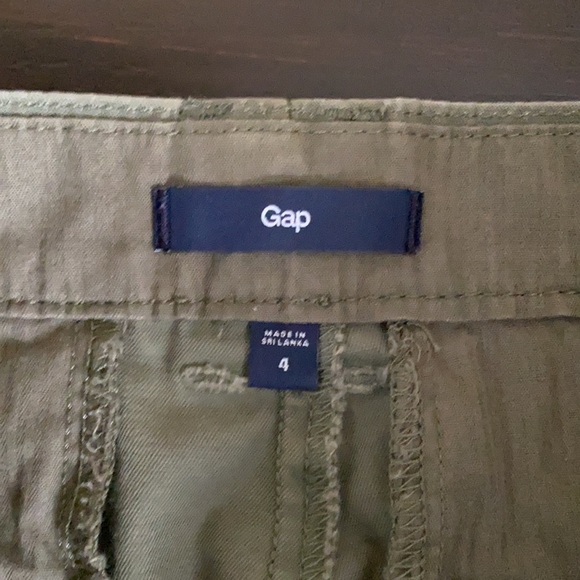 GAP Cotton Shorts With Front & Back Pockets Olive Green Sz 4 - Picture 3 of 4